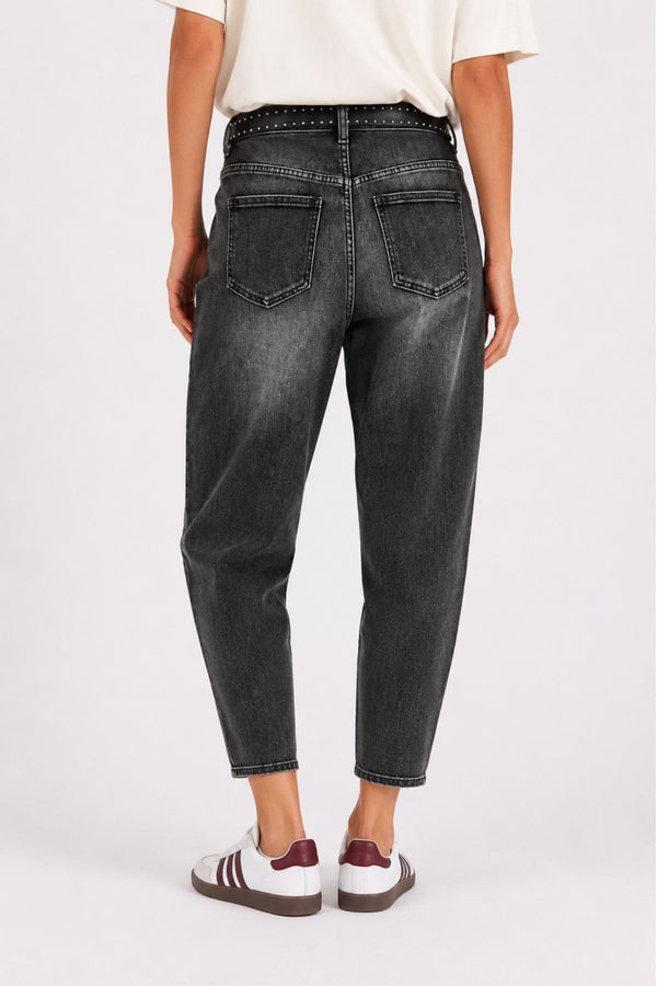 JEANS BARREL CON CINTURA BORCHIATA
