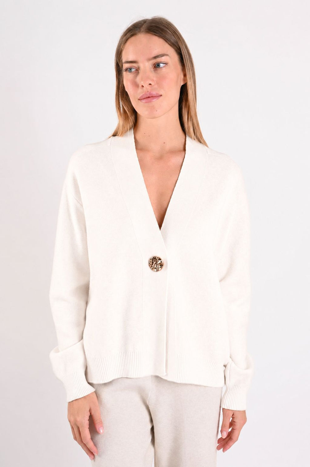 CARDIGAN CORTO CON BOTTONE